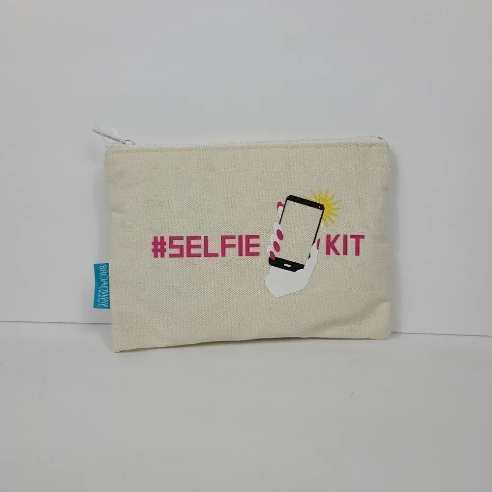 Selfie Kit MakeUp Bag - Picture 2 of 6